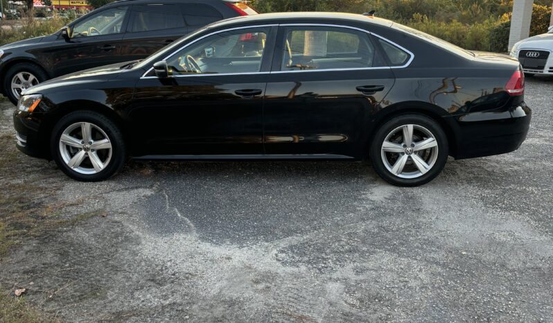 2013 Volkswagen Passat full