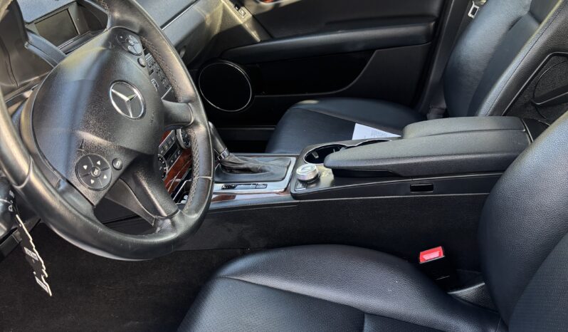 2011 Mercedes a Benz C300 full