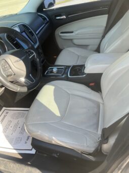 2015 Chrysler 300 full