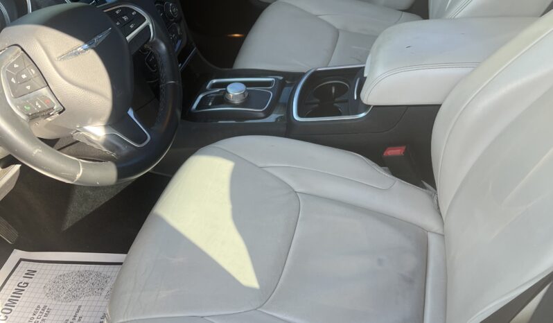 2015 Chrysler 300 full