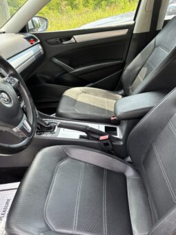 2012 Volkswagen Passat full