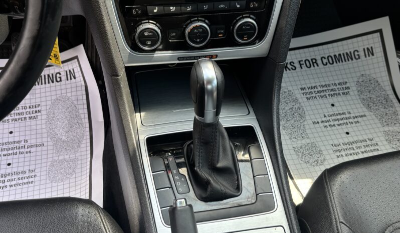 2012 Volkswagen Passat full