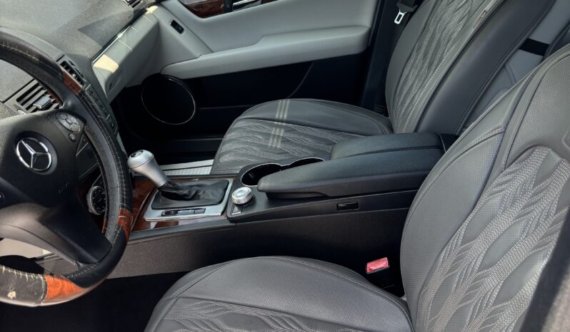 2011 Mercedes Benz C300 full