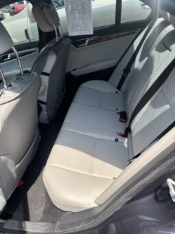 2011 Mercedes Benz C300 full