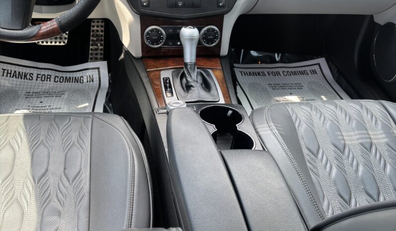 2011 Mercedes Benz C300 full