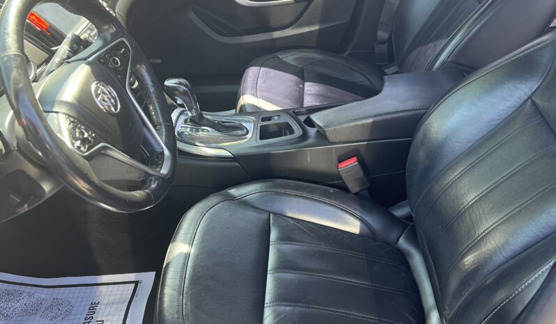 2017 Buick Regal full