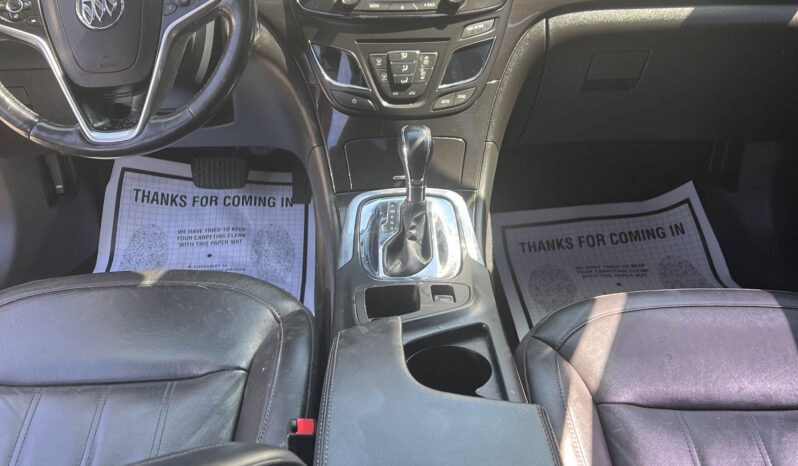2017 Buick Regal full